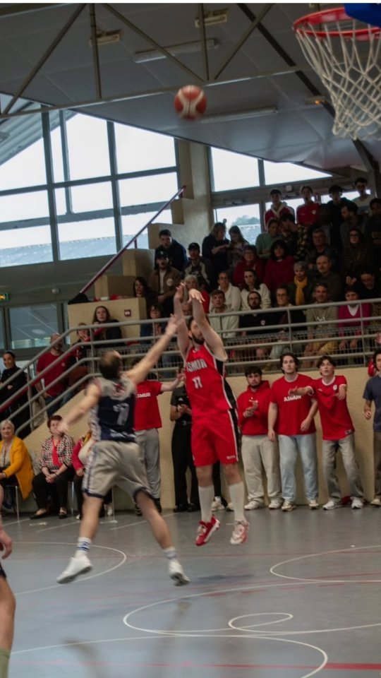 Retour en images sur quelques belles actions du match opposant l'ASMUR à Billère, ce 11 mai 2025. L'ambiance était au rendez vous et le score final est de 71-54 en faveur de l'ASMUR. #basketball #match #highlight
